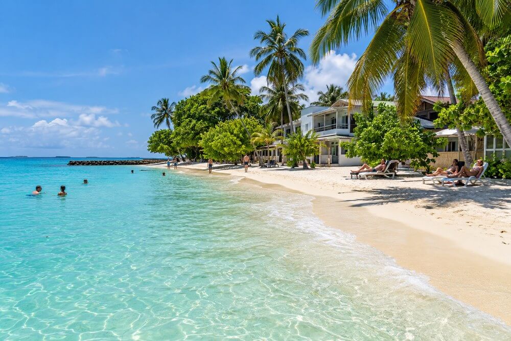 Bikini Beach na wyspie Thulusdhoo na Malediwach