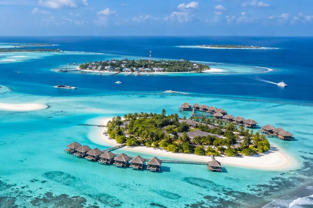 Resort i zabudowana wyspa w North Malé Atoll