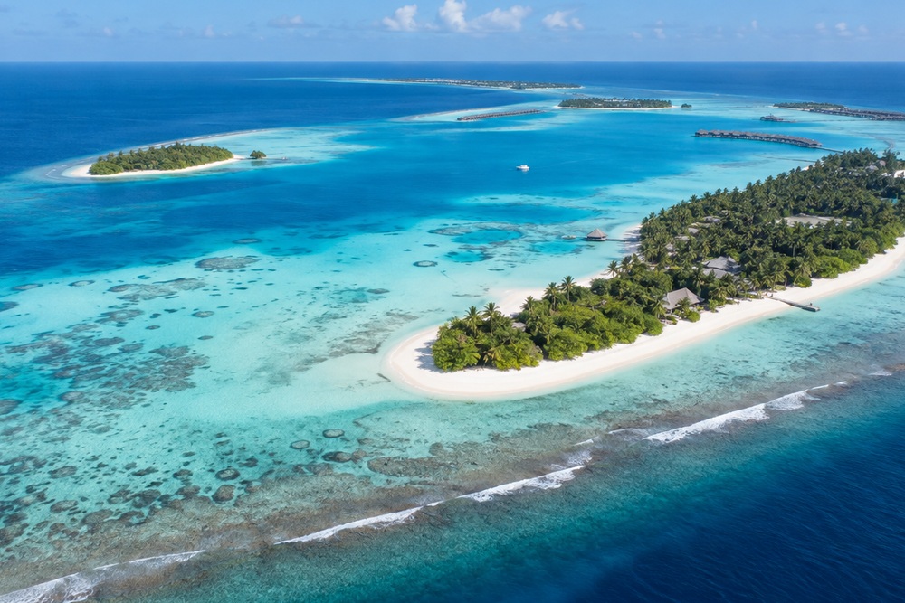Laguna i wyspy South Ari Atoll widziane z lotu ptaka